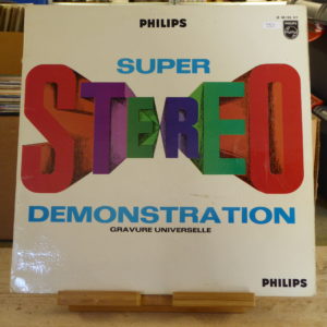 Super Stereo Demonstration, gravure universelle